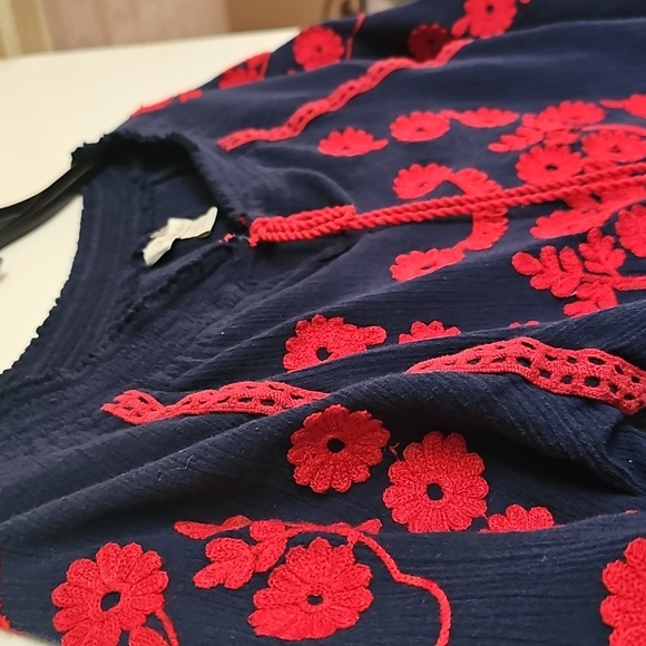 KC KHAKIS & CO top in size small. - Picture 3 of 5